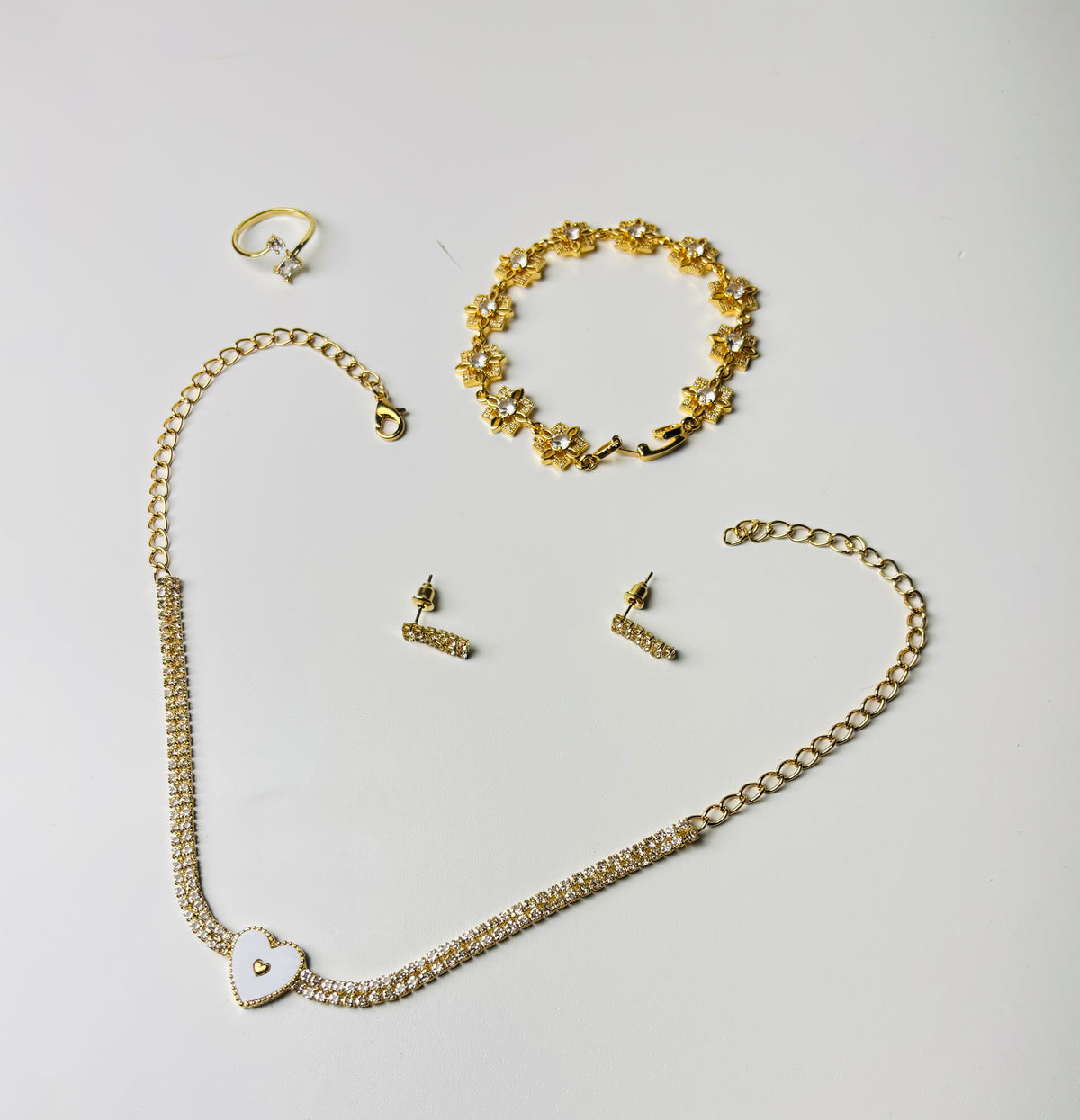 Gold-Tone Heart Jewellery Set – Necklace, Bracelet, Ring & Earrings