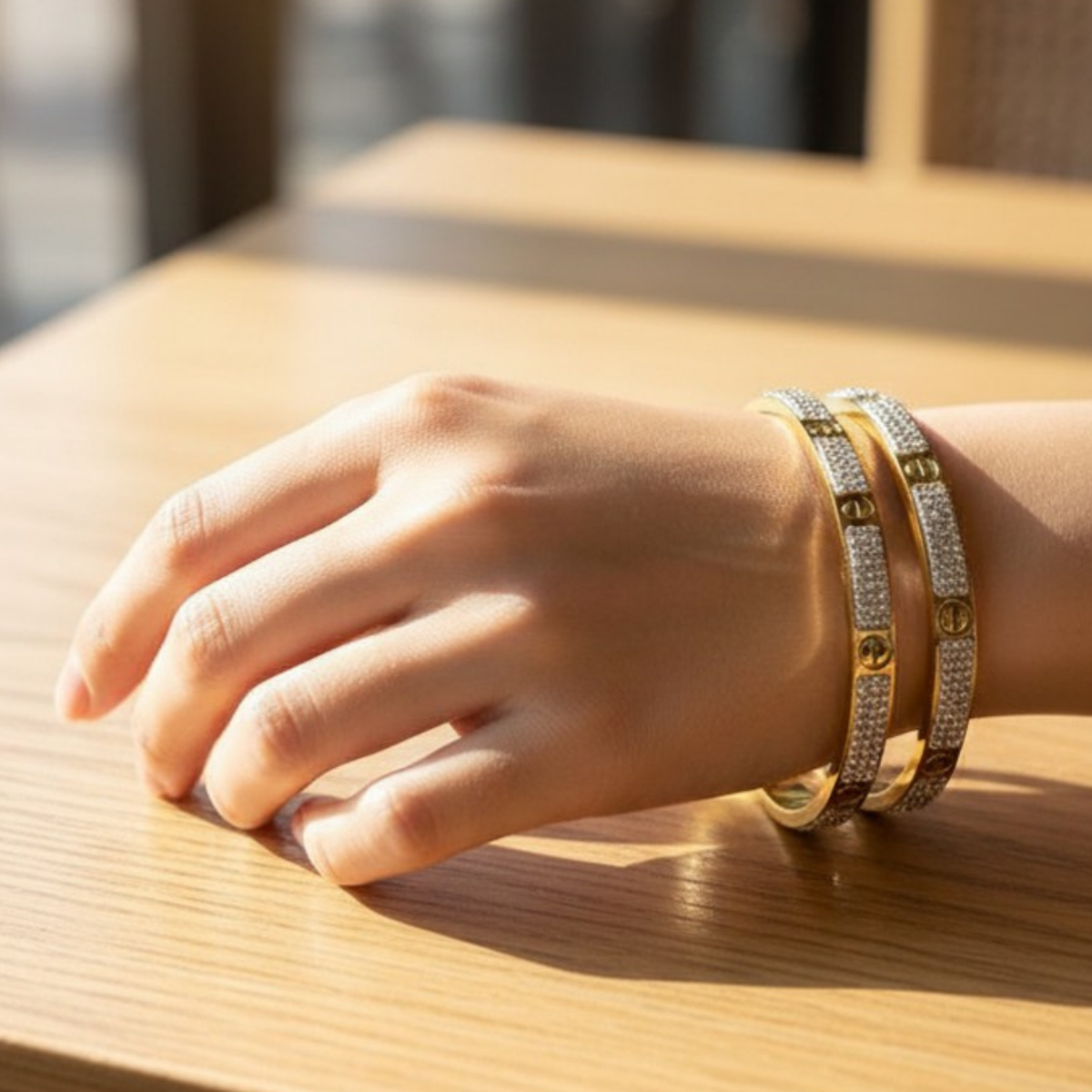 One piece Elegant Diamond Style Bracelet