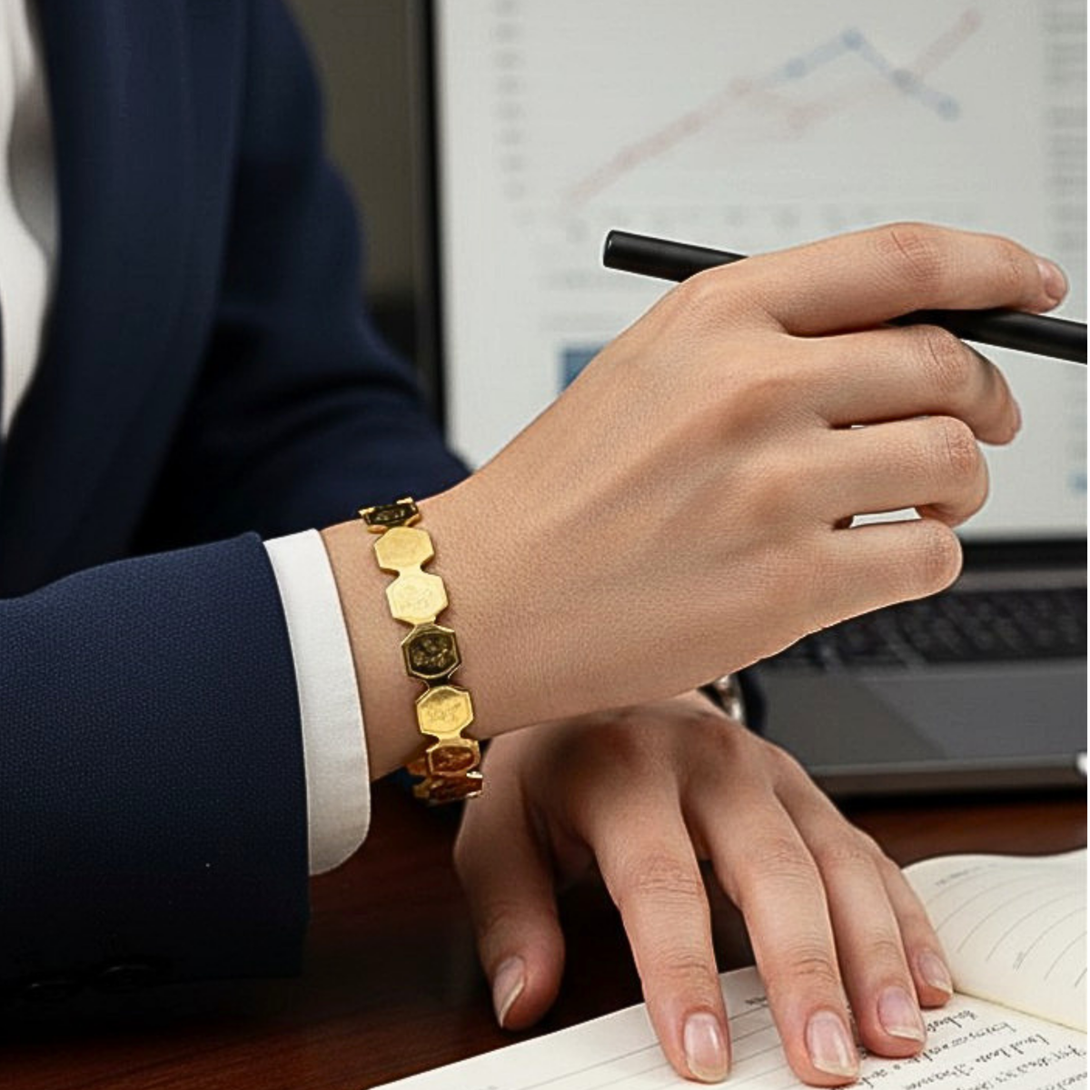 One piece of Elegant Gold Hexagon Link Bracelet